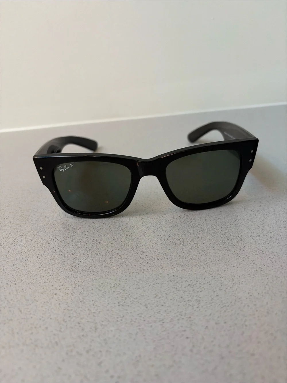 AUTHENTIC Ray Ban Wayfarer sunglasses
